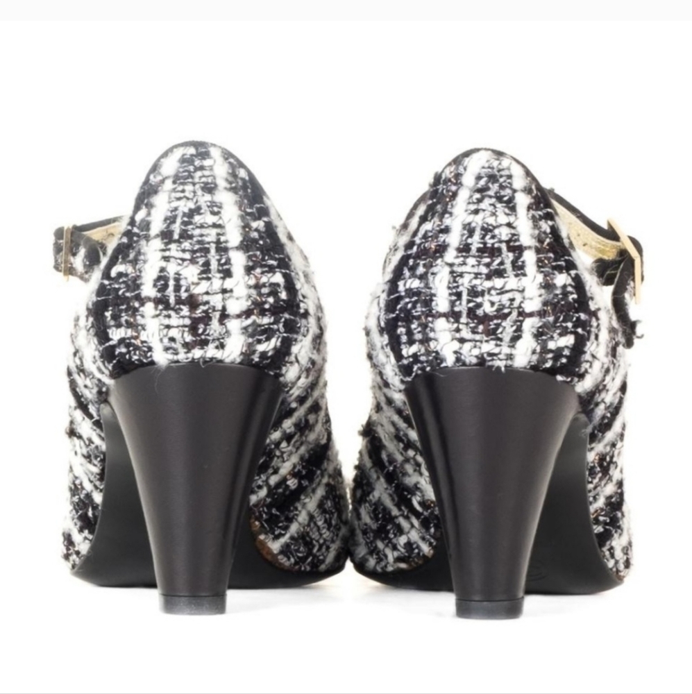 Chanel Black/White Tweed Mary Jane Cap Toe Pumps 35 - Picture 6 of 12